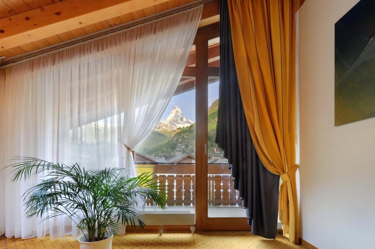 Alpine Hotel Perren Zermatt Room photo