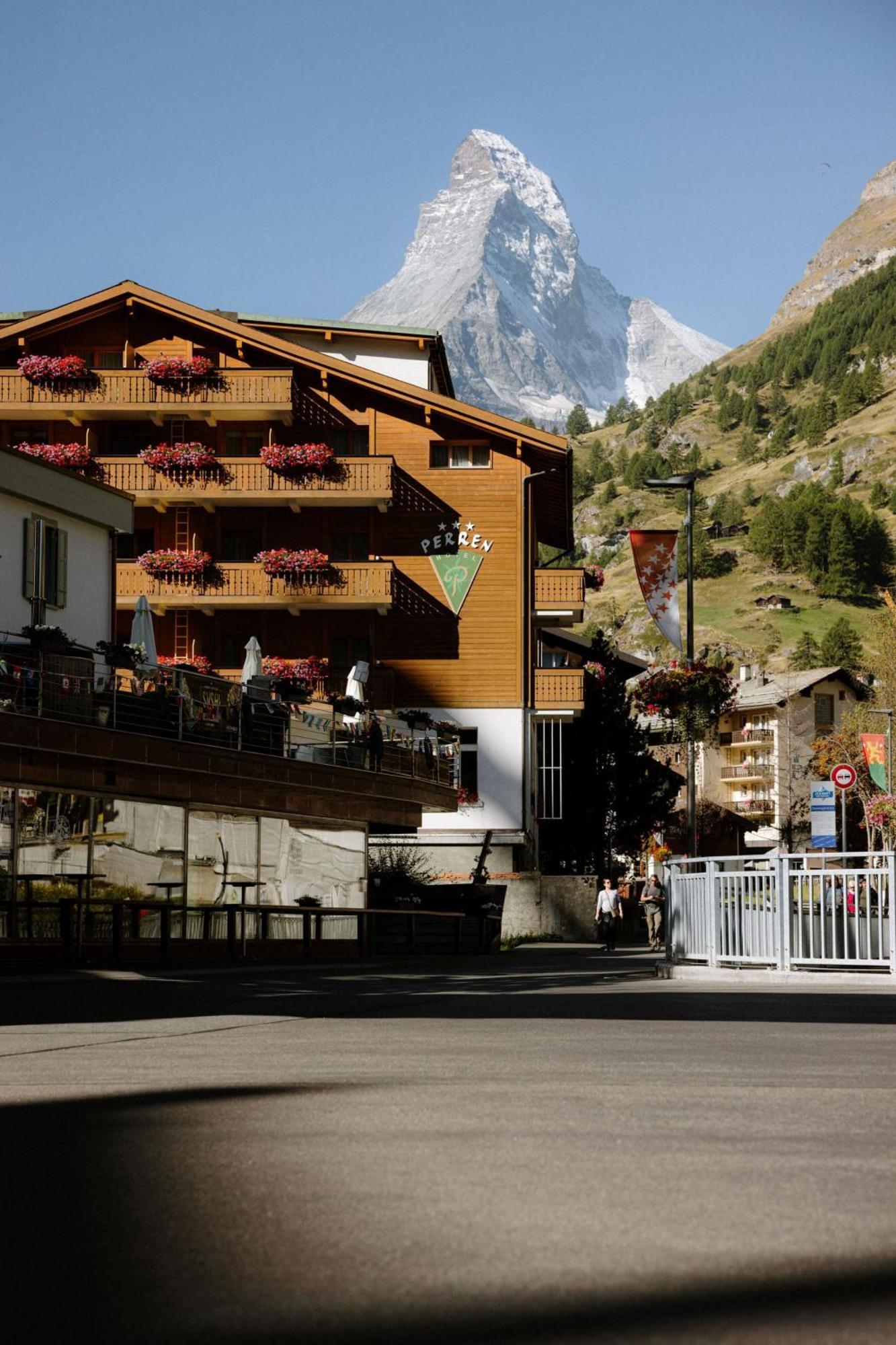 Alpine Hotel Perren Zermatt Exterior photo