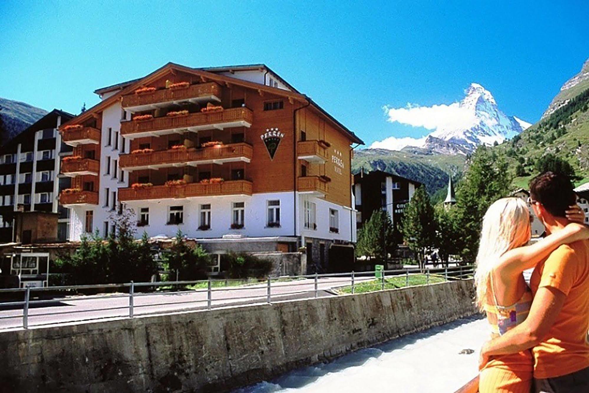 Alpine Hotel Perren Zermatt Exterior photo